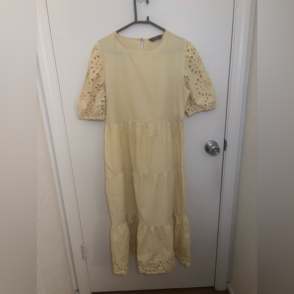 Charming Yellow Dress